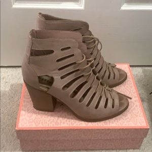 Madden girl lace up booties size 8.5